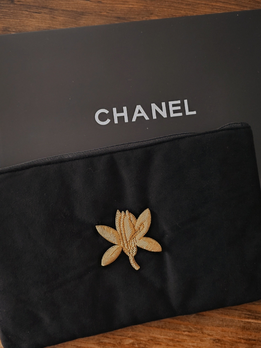CHANEL Beauty VIP Black Pouch with Gold Camellia – New